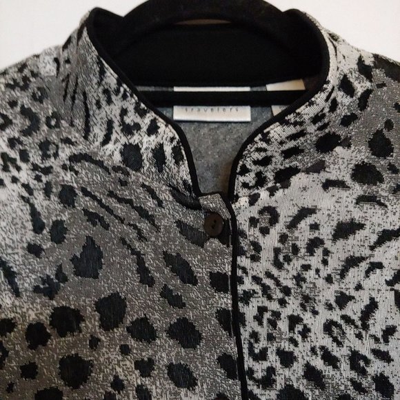 Chices Travelers Black/Gray Leopard Pattern Button Down Slinky Knit Blouse S1 - Picture 2 of 9